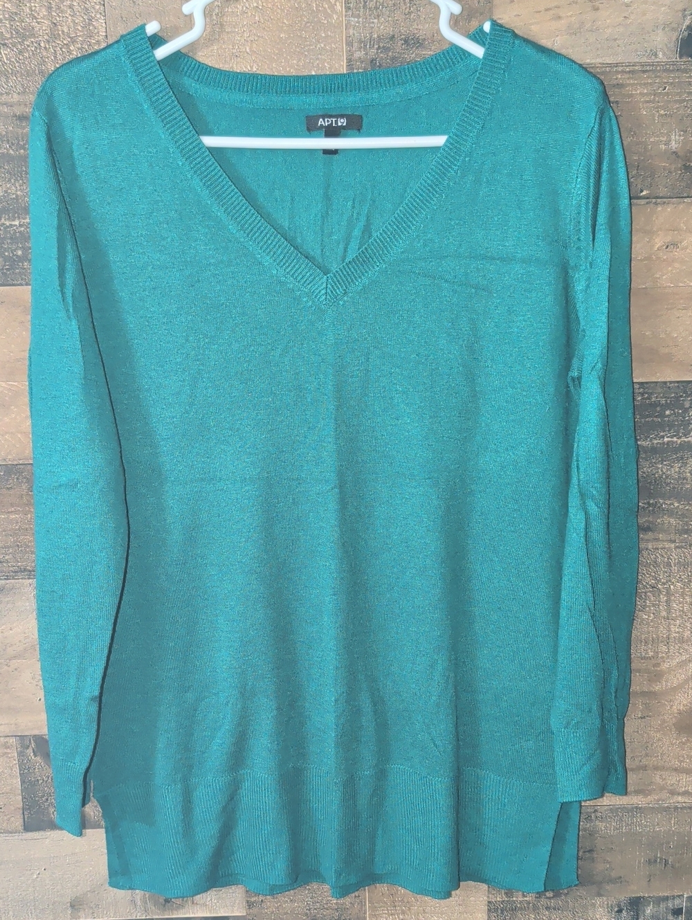 Apt. 9 Green V-Neck Lightweight Sweater